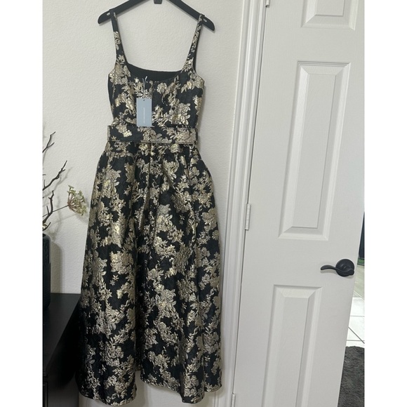 NWT Antonio Melani Morgan
Sleeveless Square Neck Jacquard
A-Line Midi Dress - Picture 12 of 14